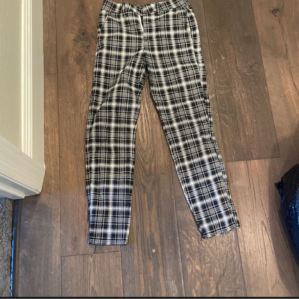 Black and White plaid RSQ pants (Tilly’s)